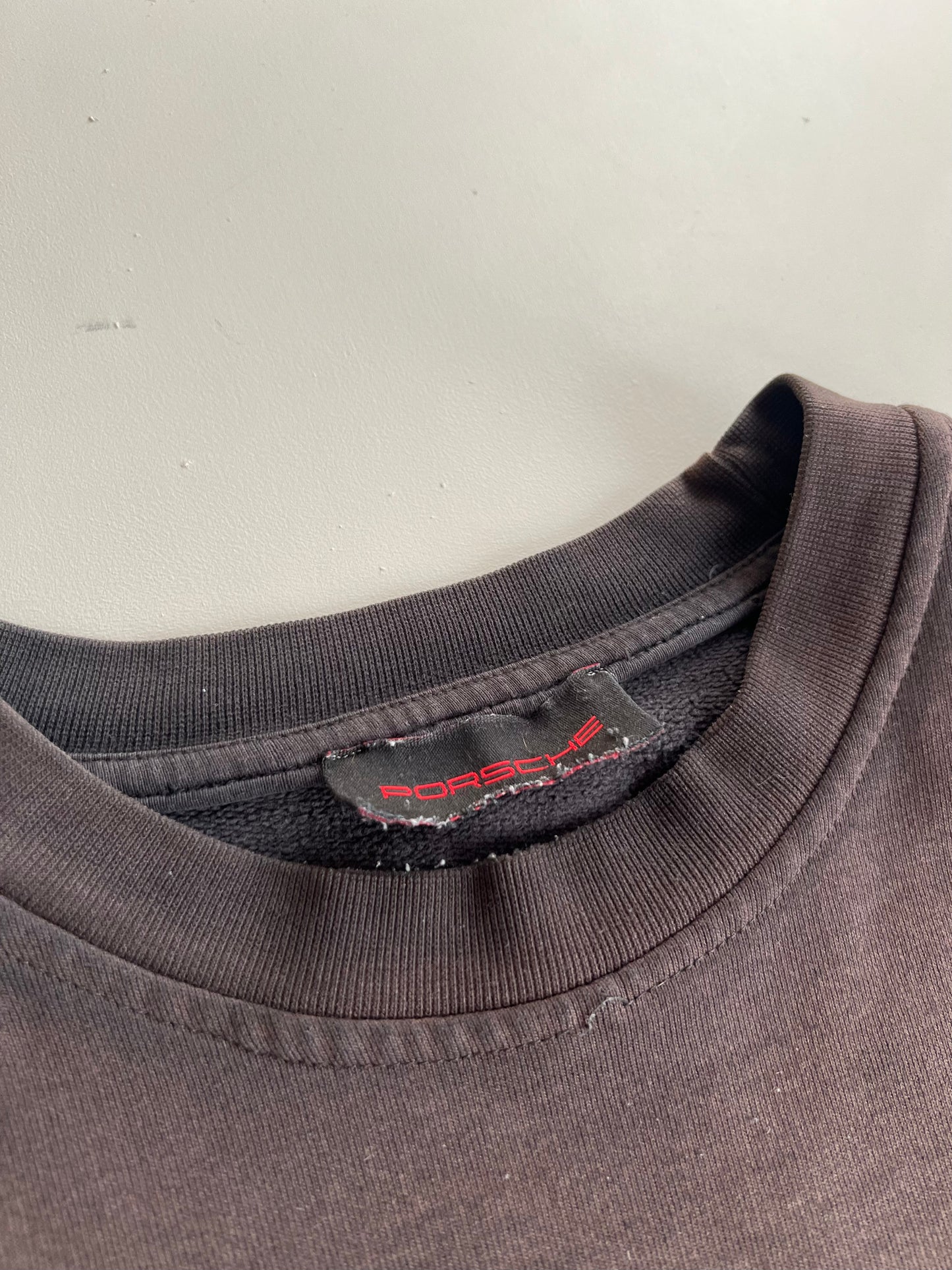 XL 90s Distressed Porsche Sweatshirt