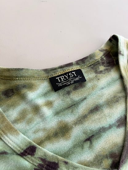 Large Women's 2000s TRYST Tye Die Long Sleeve Shop Merch
