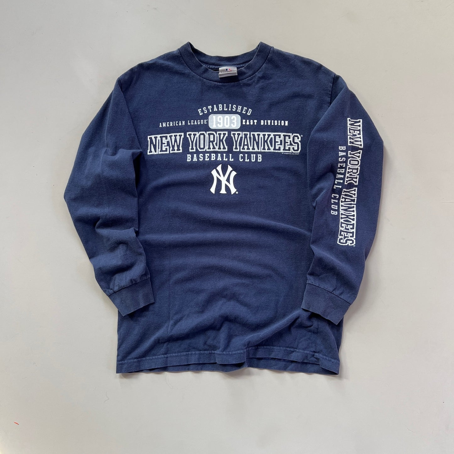 Large 2000s New York Yankees T-shirt