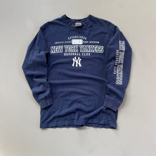 Large 2000s New York Yankees T-shirt