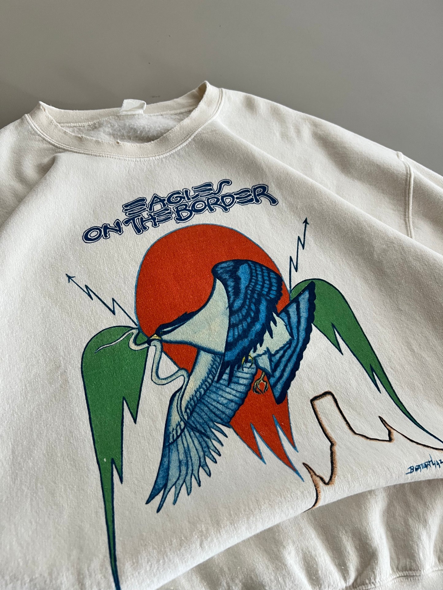 XL 90s Eagles On The Border Sweatshirt