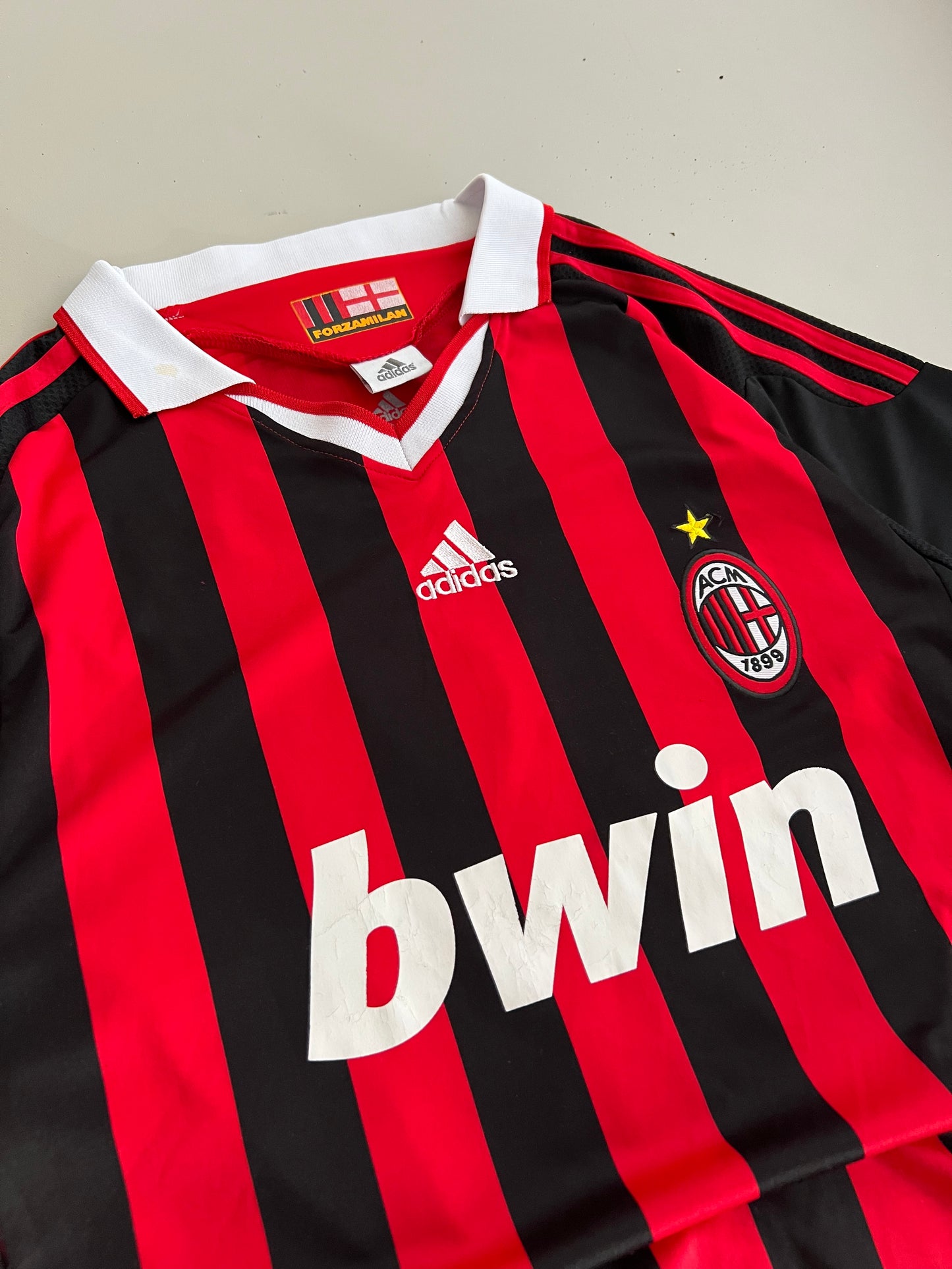 Small 2000s Adidas AC Milan Kit