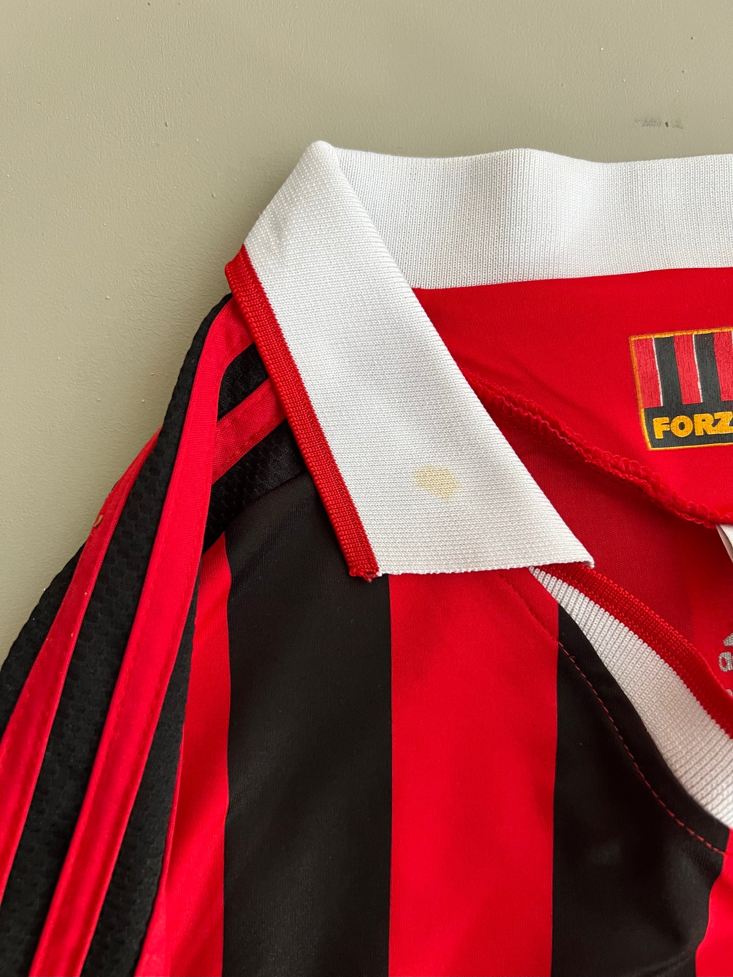 Small 2000s Adidas AC Milan Kit