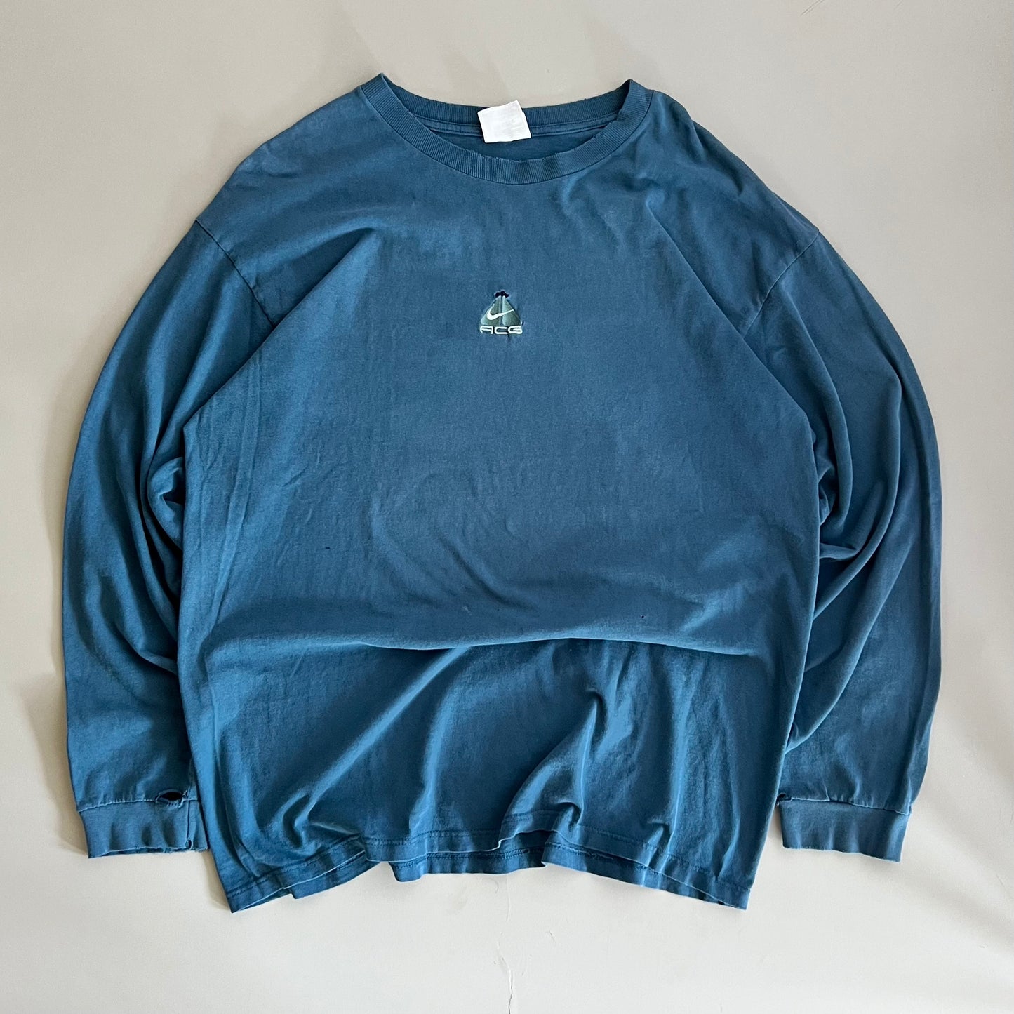 Large 90s Distressed Nike ACG T-shirt
