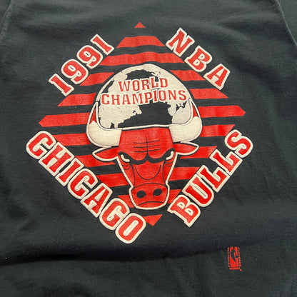 Large 1991 Chicago Bulls NBA World Champs T-shirt