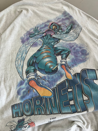 XL 90s Charlotte Hornets Hugo Break Through T-shirt