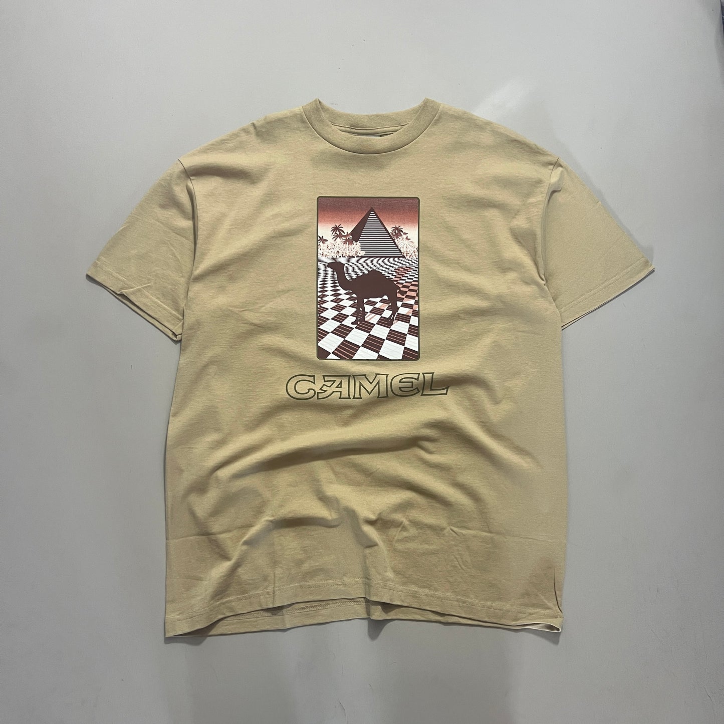 XL Camel Tobacco Pyramids T-shirt