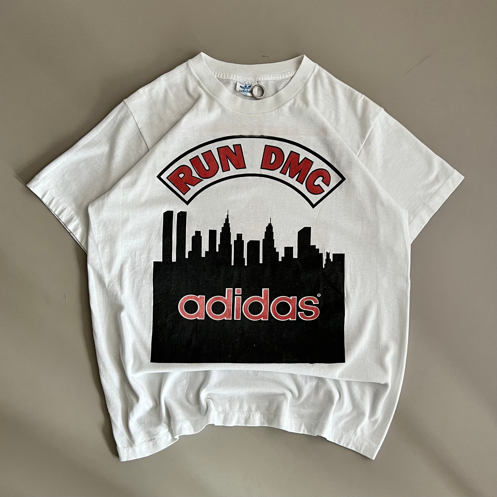 adidas RUN DMC 80′Tシャツ IMG_2759.heic?v=1748374279&
