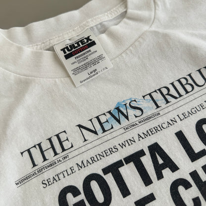 Large 1997 Seattle Mariners Newspaper T-shirt