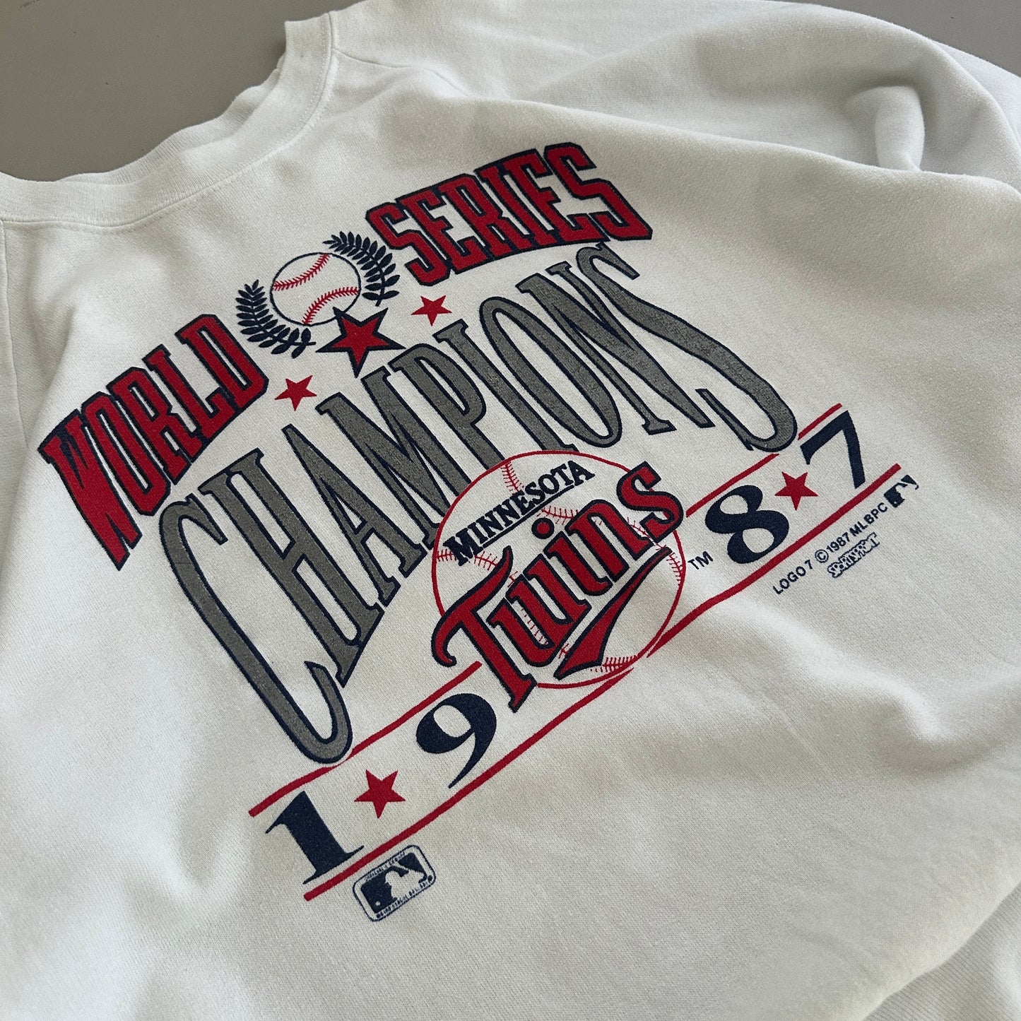 Medium 1987 Minnesota Twins World Series Champs Sweatshirt