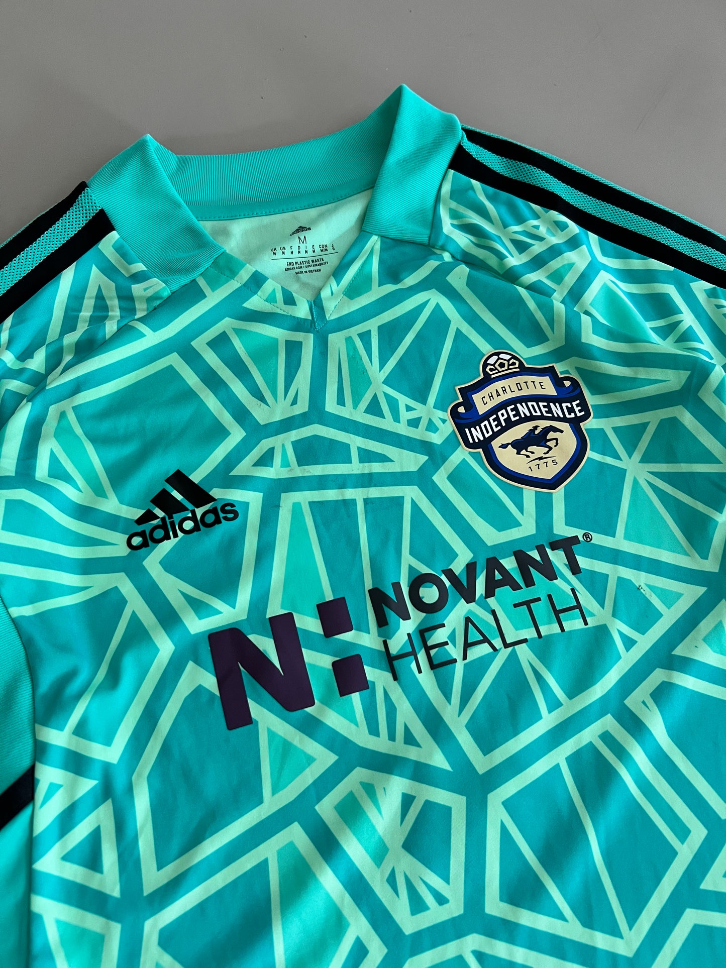Medium Adidas Charlotte Independence Kit