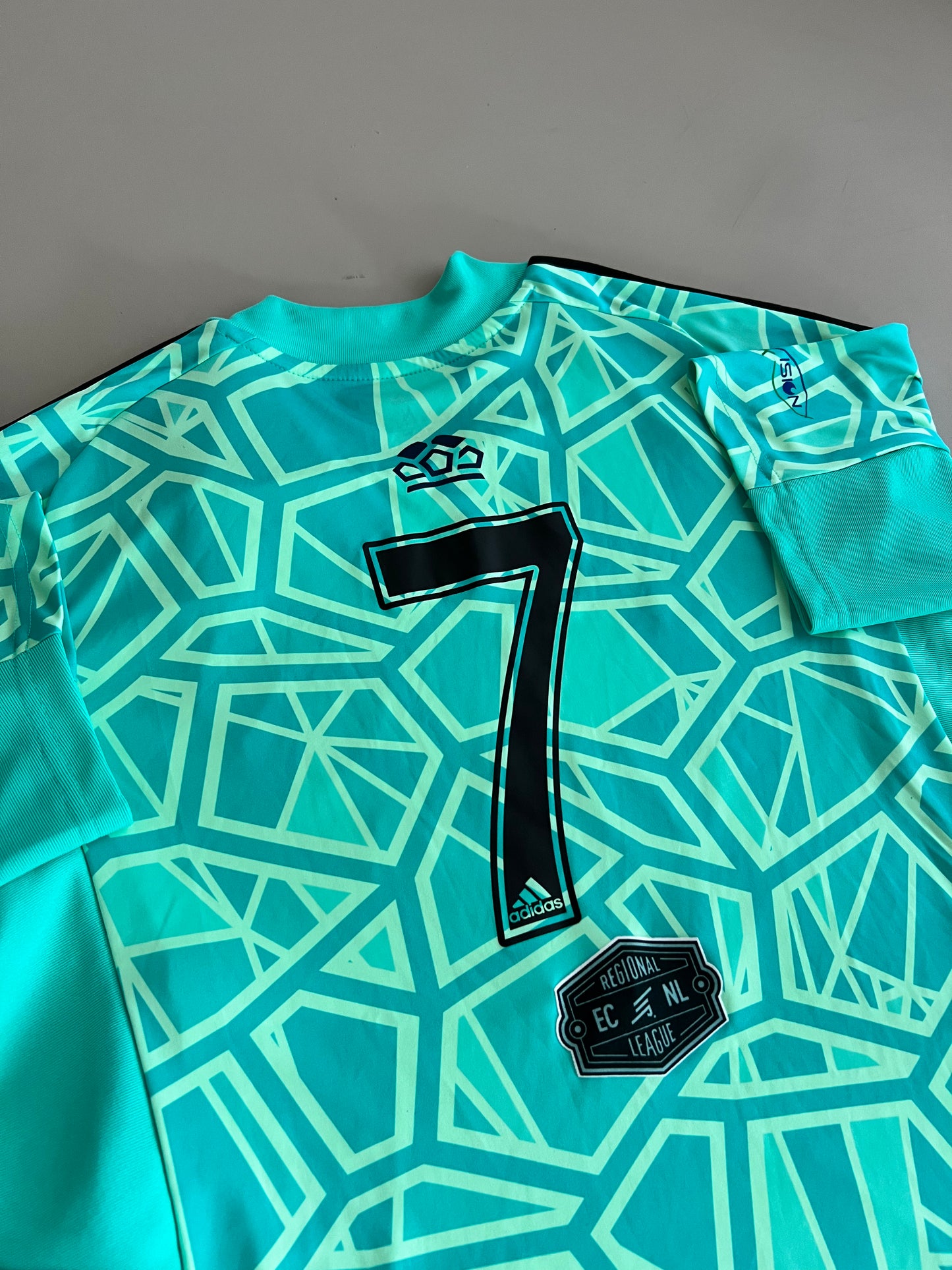 Medium Adidas Charlotte Independence Kit