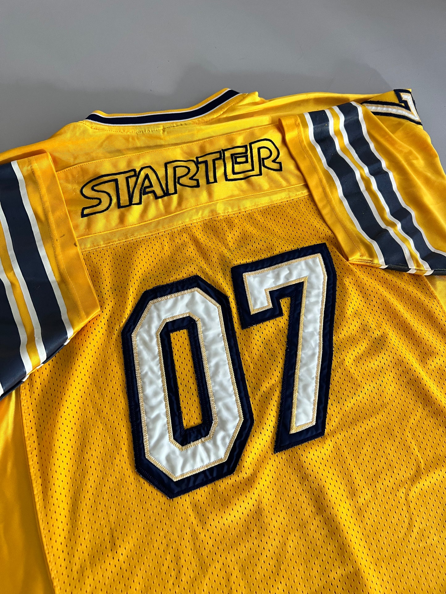 XL 2000s Starter Jersey