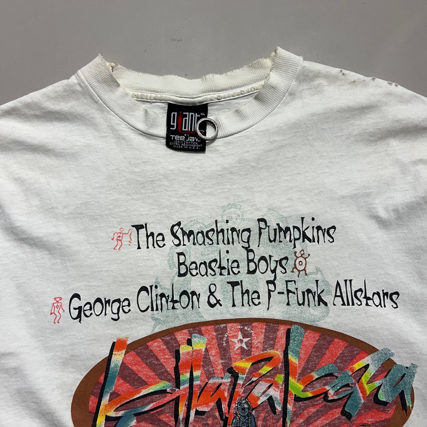 XL 1994 Distressed Lollapalooza Music Festival T-shirt