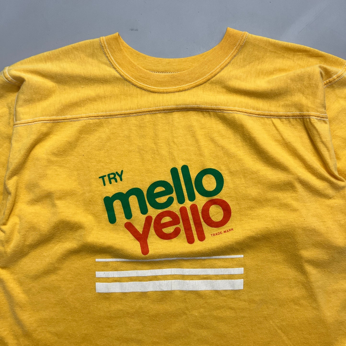 Large 70s Mello Yellow T-shirt