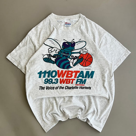 Large 90s Charlotte Hornets WBT T-shirt