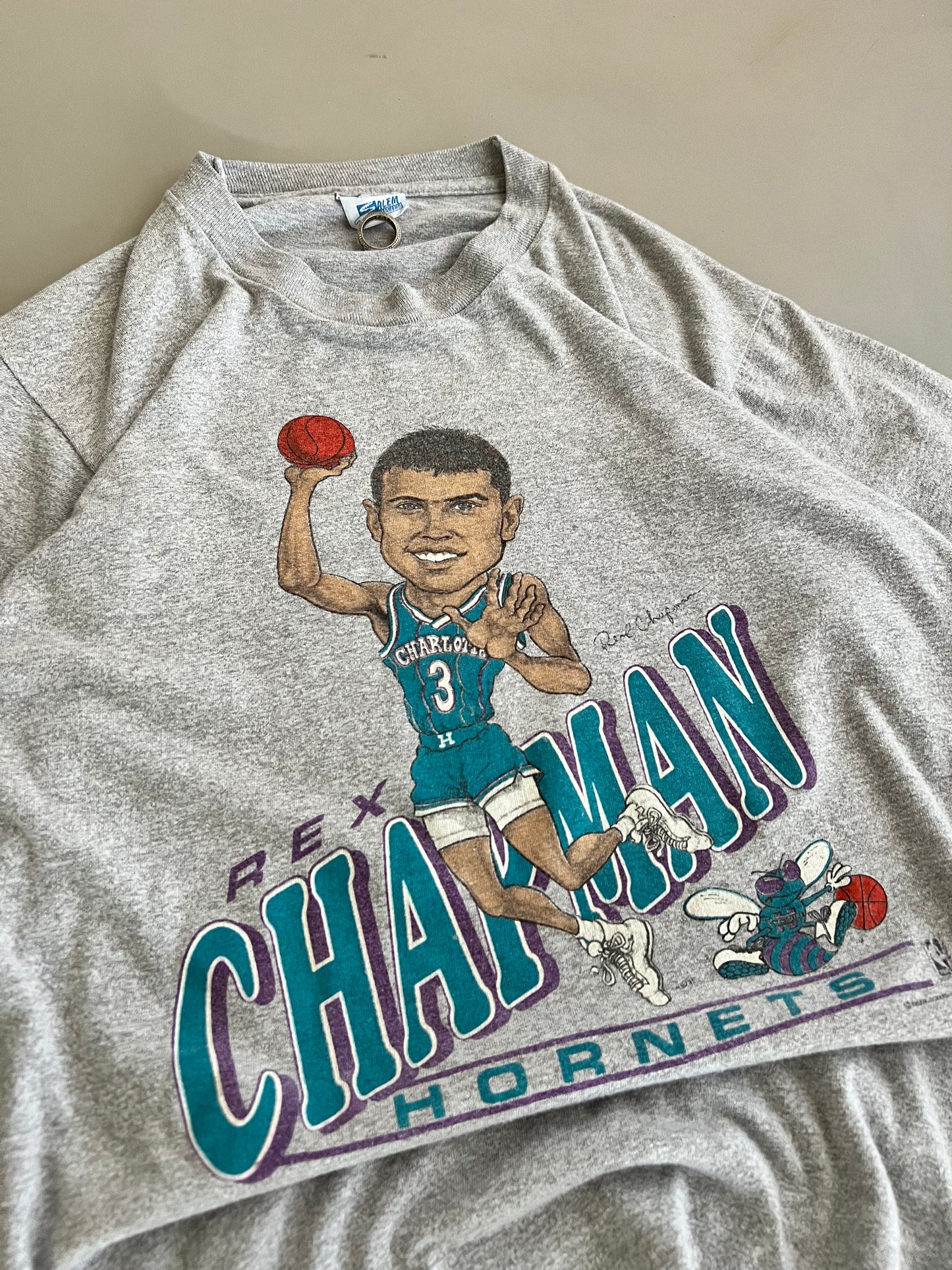 Large Charlotte Hornets Rex Chapman Salem T-shirt