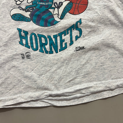 Youth Large 1990s Charlotte Hornets T-shirt