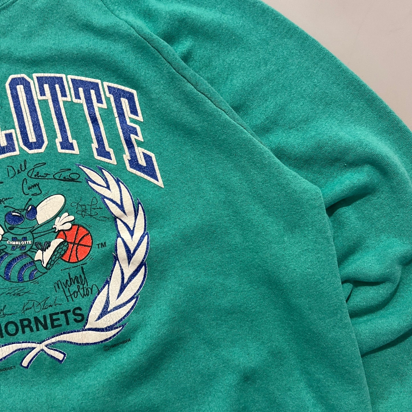 XL 1988 Charlotte Hornets Signature Sweatshirt