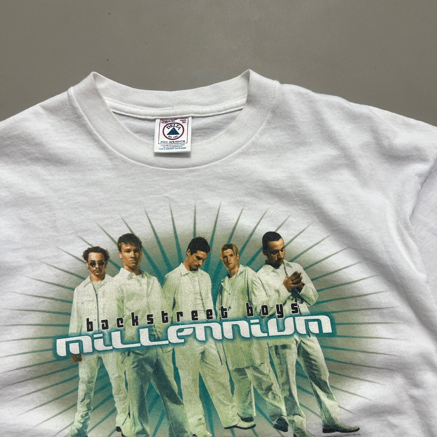 Youth XL 1999 Backstreet Boys Millenium Tour T-shirt