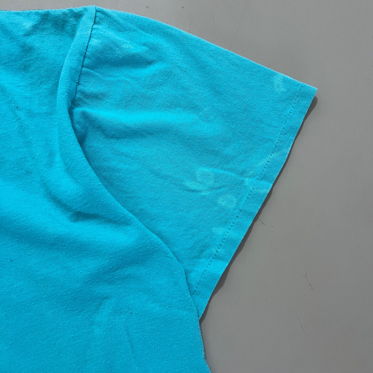Large 1990s Charlotte Hornets Magic Johnson T's T-shirt