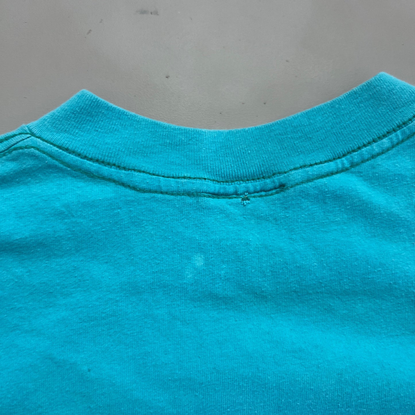 Large 1990s Charlotte Hornets Magic Johnson T's T-shirt