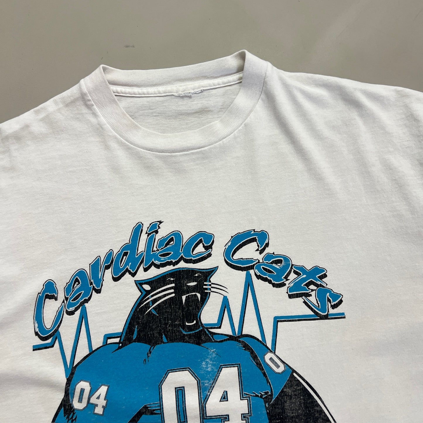 XL 2003 Carolina Panthers Cardiac Cats T-shirt