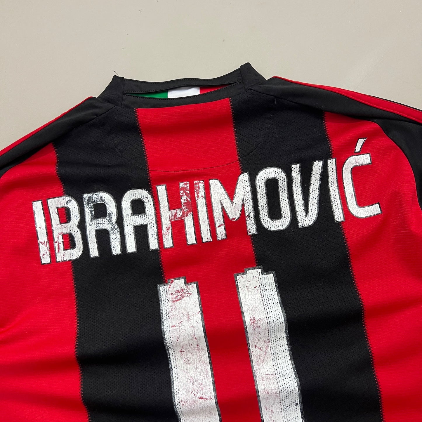 Large 2010/11 AC Milan Zlatan Ibrahimovic Home Kit
