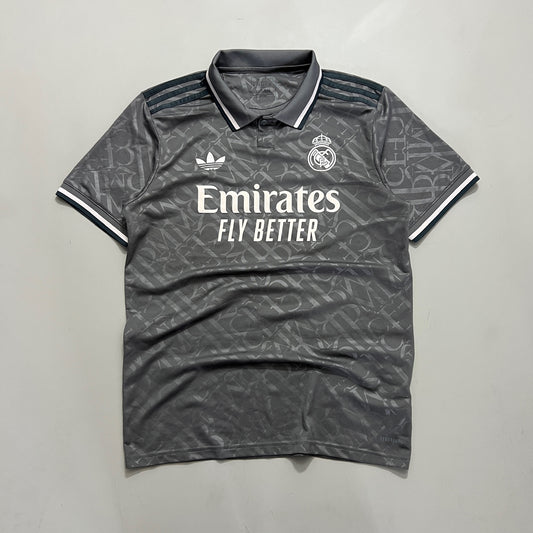 Medium 2024/25 Real Madrid Third Kit