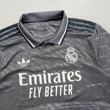 Medium 2024/25 Real Madrid Third Kit