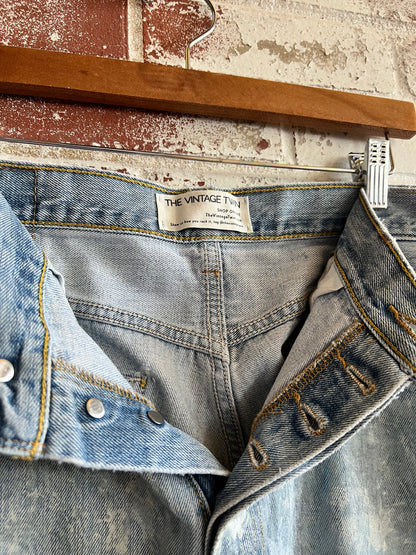 36x35 2000s Paint Splattered Levi's 501