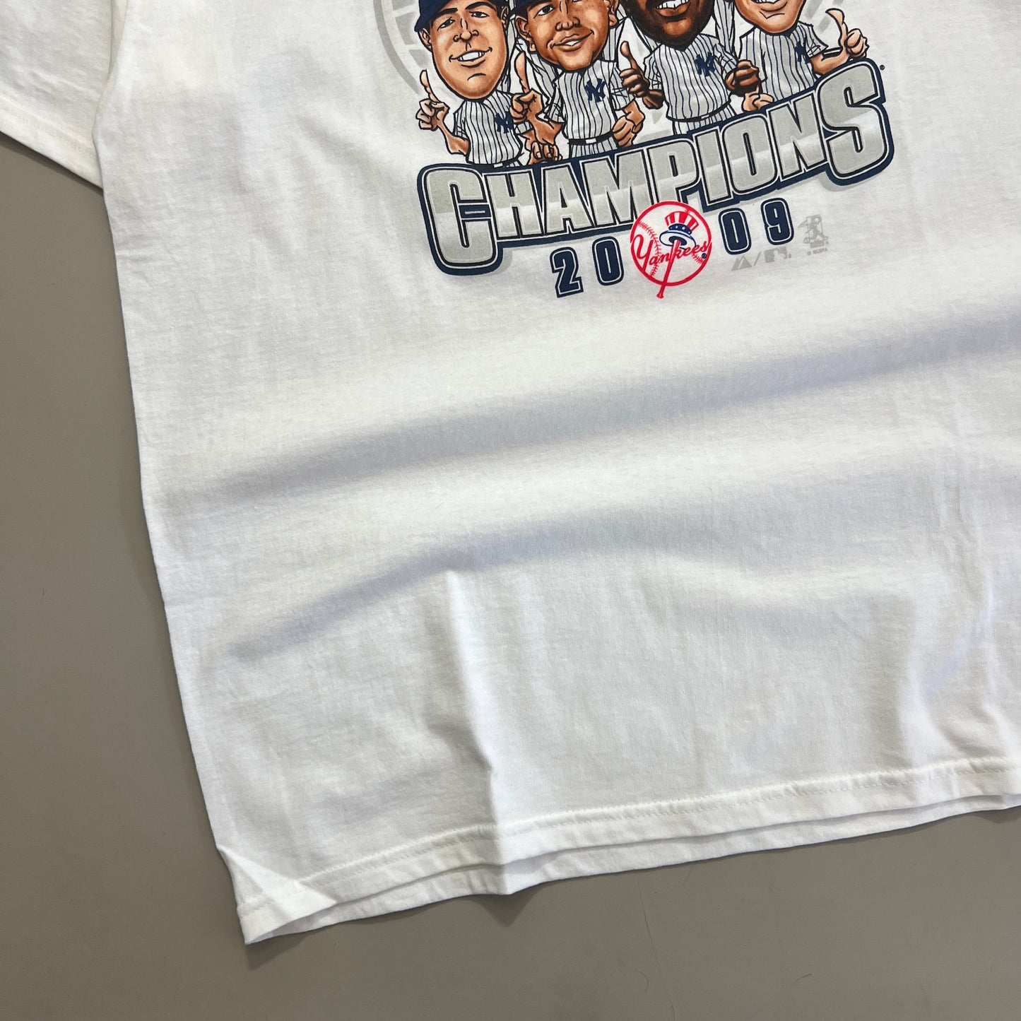 XL 2009 New York Yankees World Champs Caricature T-shirt