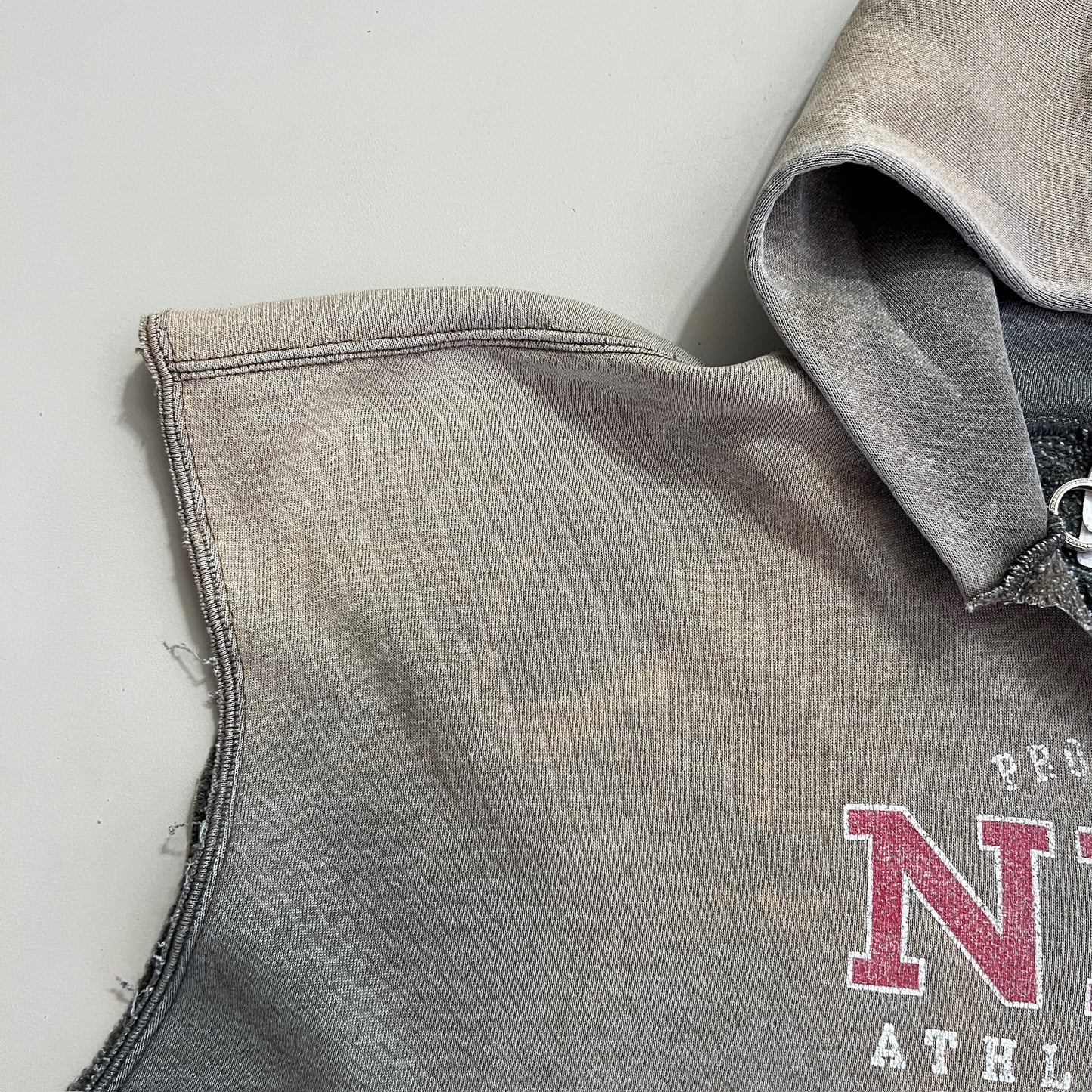 XL 1990s Heavily Distressed Nike Sweatshirt
