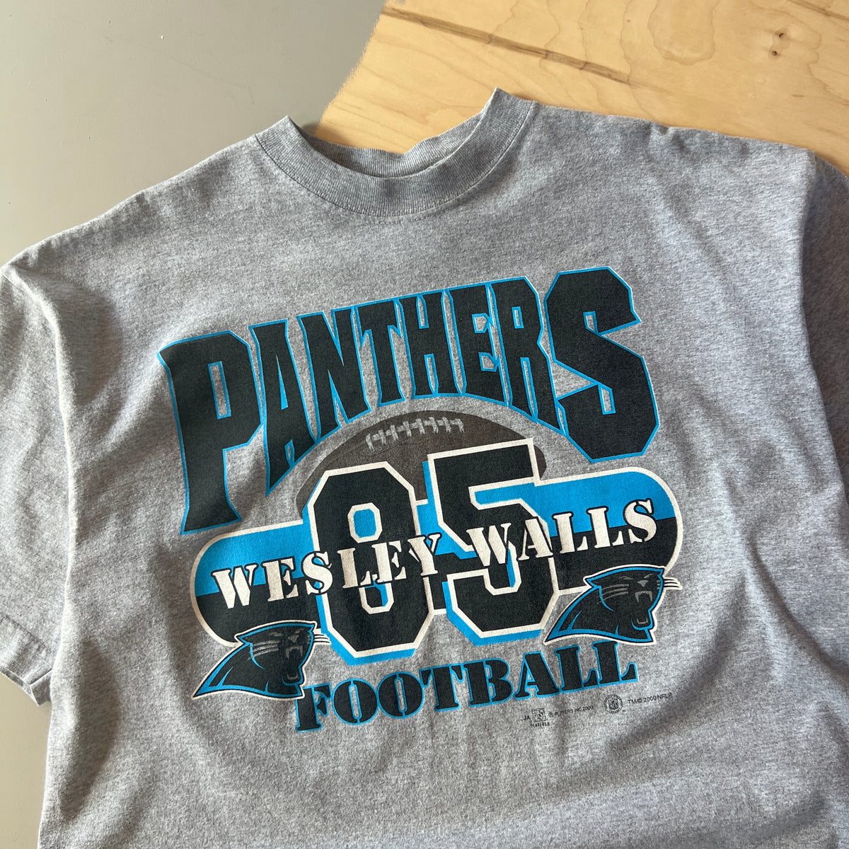 XL 2000 Carolina Panthers Wesley Walls T-shirt