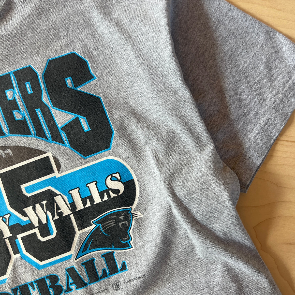 XL 2000 Carolina Panthers Wesley Walls T-shirt