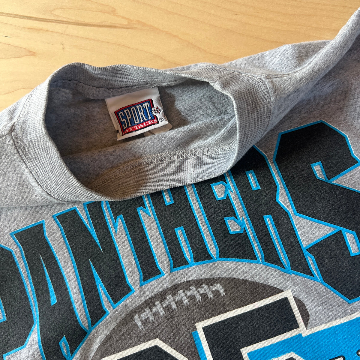 XL 2000 Carolina Panthers Wesley Walls T-shirt