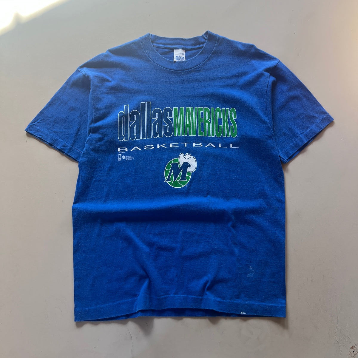 Large 1990s Dallas Mavericks Salem T-shirt