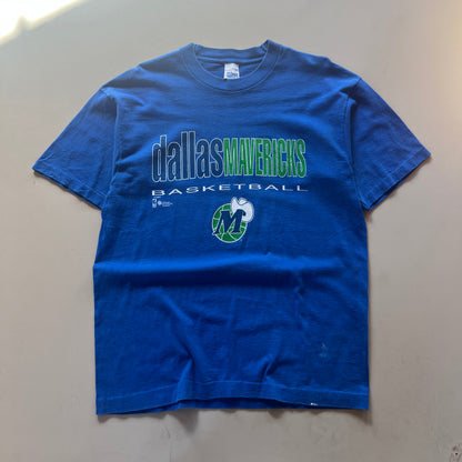 Large 1990s Dallas Mavericks Salem T-shirt