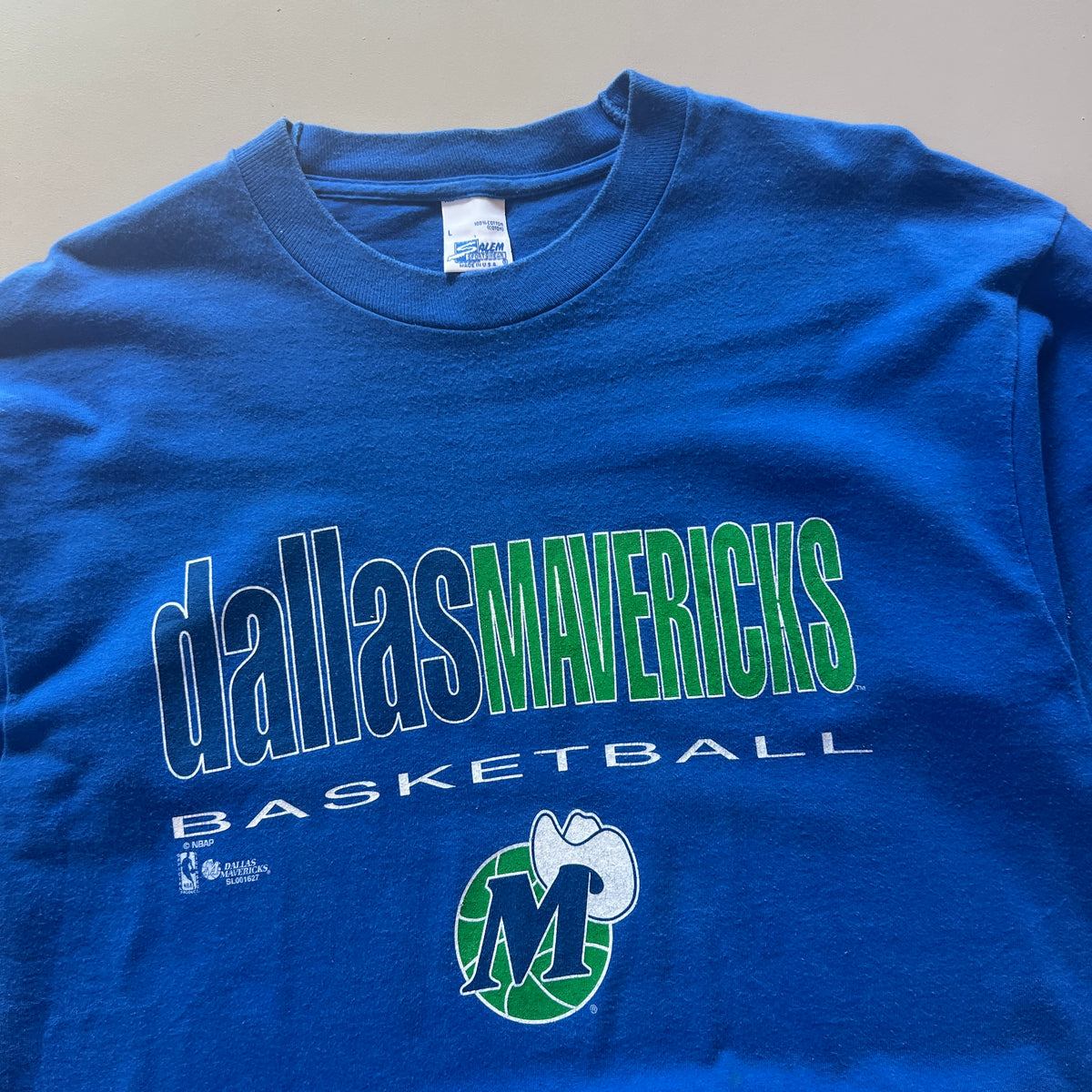 Large 1990s Dallas Mavericks Salem T-shirt