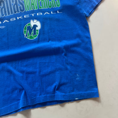 Large 1990s Dallas Mavericks Salem T-shirt