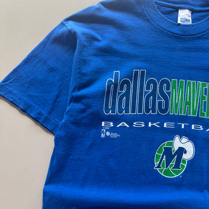 Large 1990s Dallas Mavericks Salem T-shirt