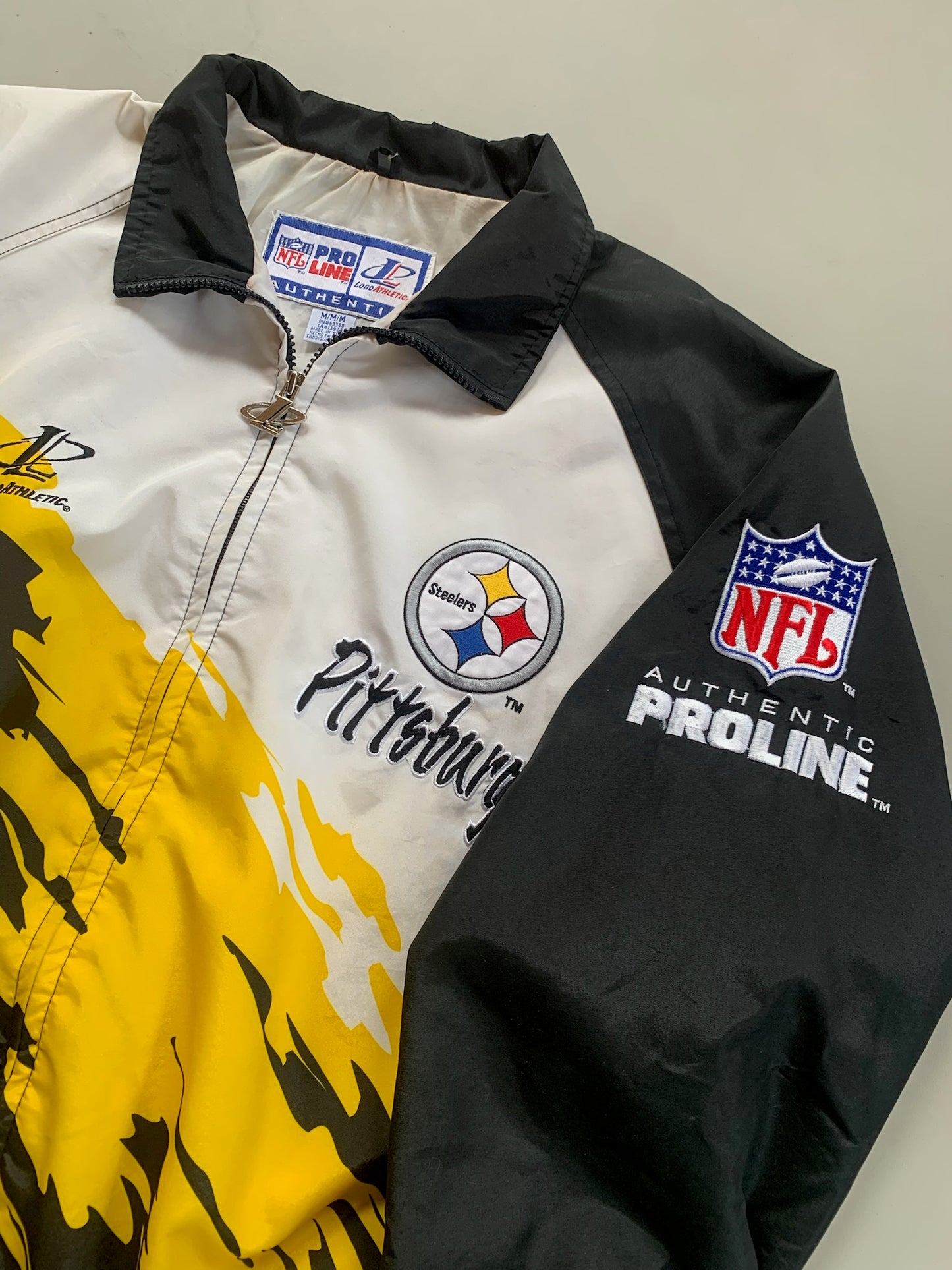Medium 1990s Pittsburgh Steelers LogoAthletic Splash Jacket