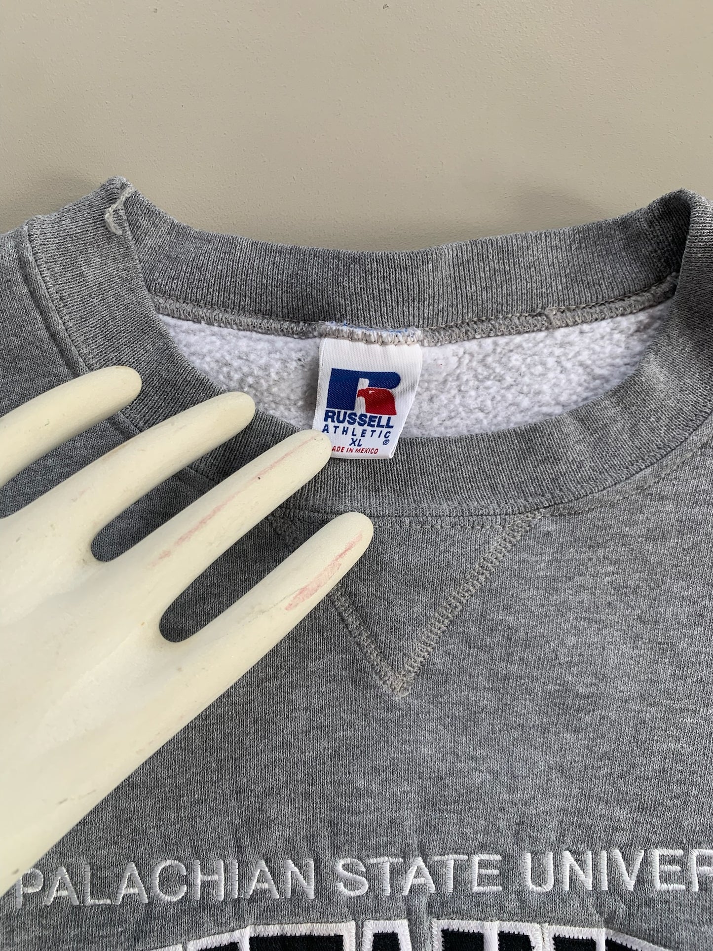 XL 2000s Appalachian State Unviersity Russell Sweatshirt