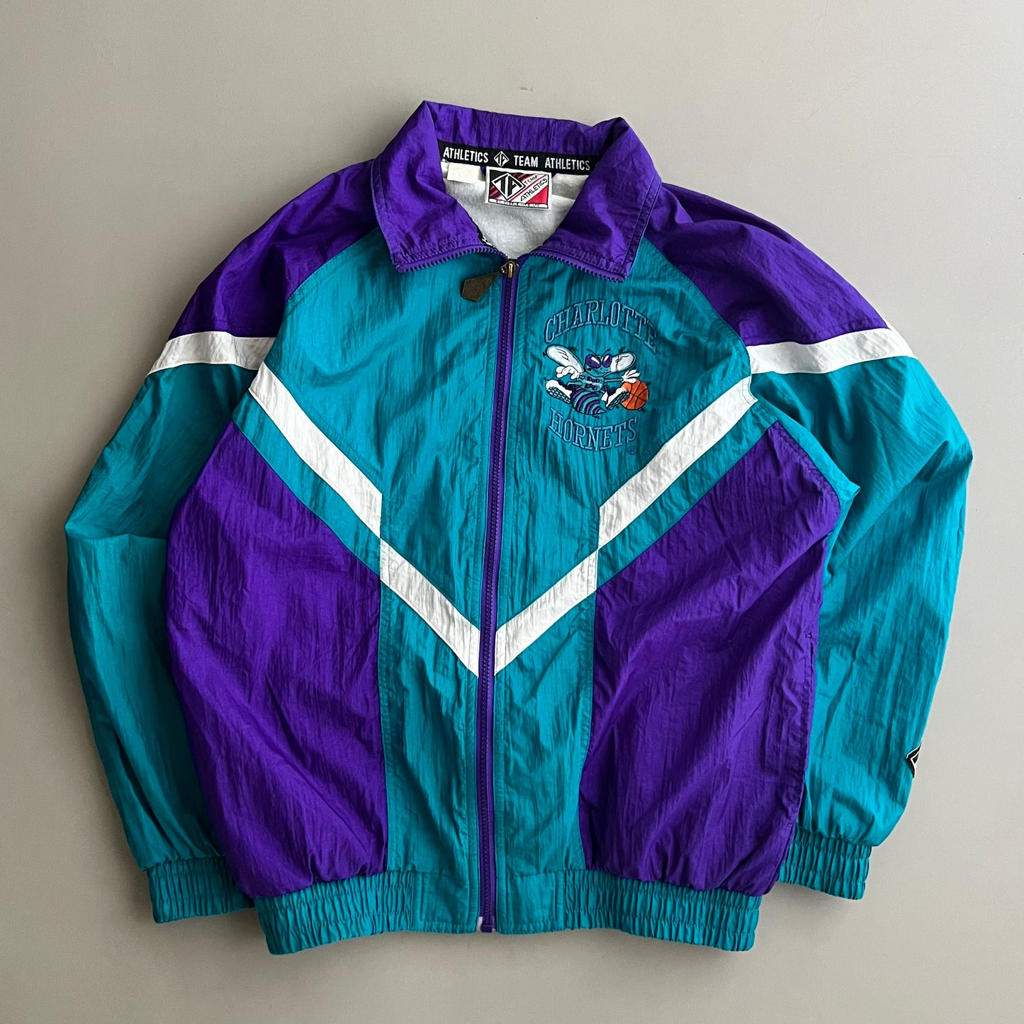Large 90s Charlotte Hornets Windbreaker