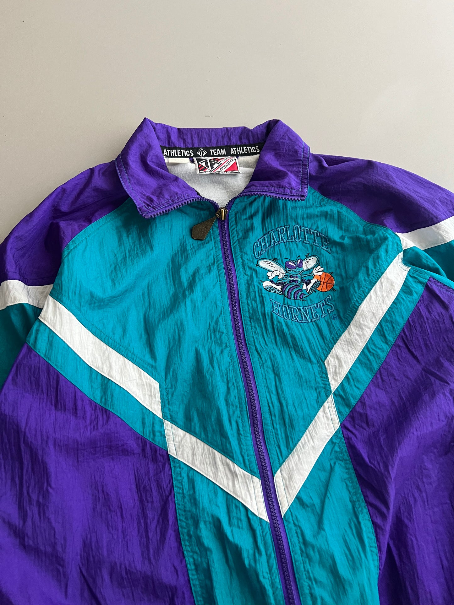 Large 90s Charlotte Hornets Windbreaker