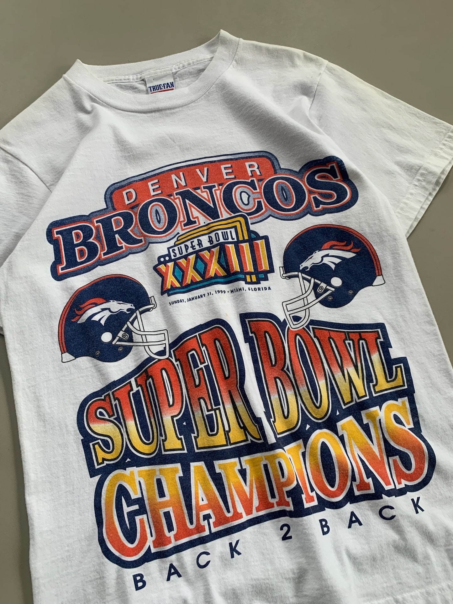 Small 1999 Denver Broncos Super Bowl T-shirt