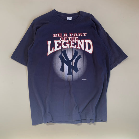 Large 1995 New York Yankees Legend T-shirt
