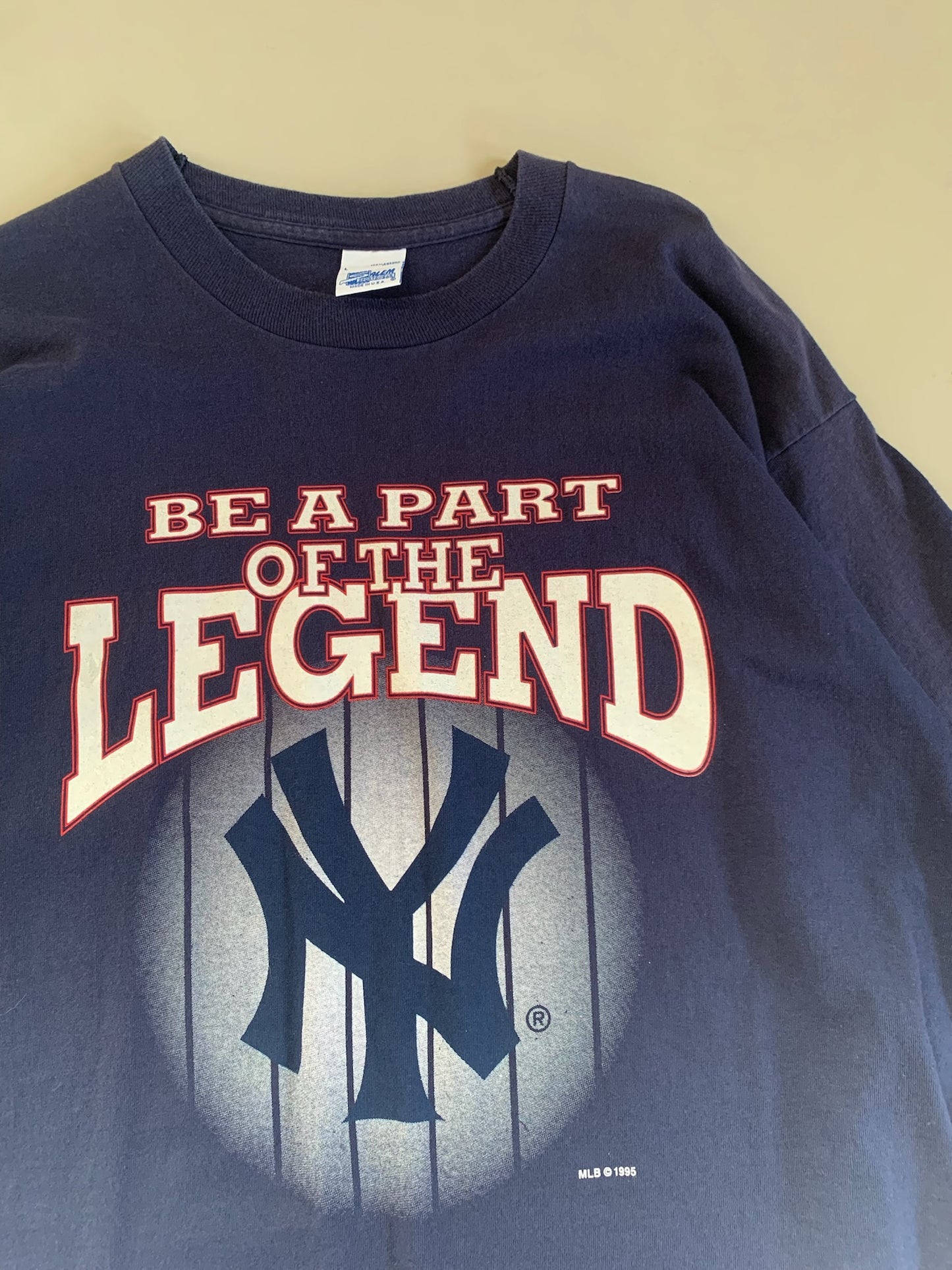 Large 1995 New York Yankees Legend T-shirt