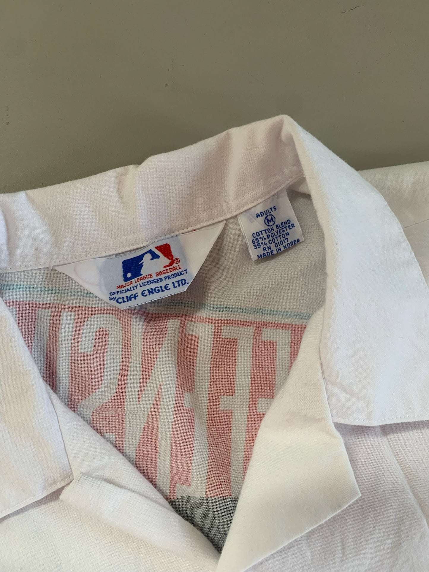 Medium 2000s MLB Cliff Engle Button Shirt