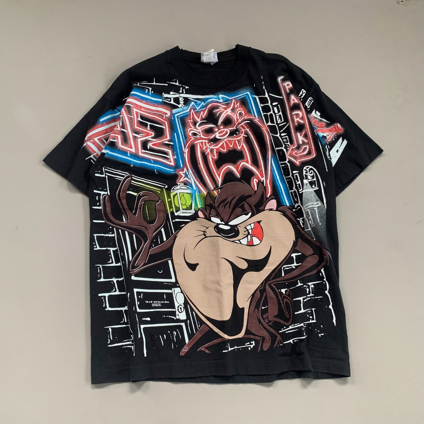 XL 1995 Loony Tunes Taz Motel AOP T-shirt